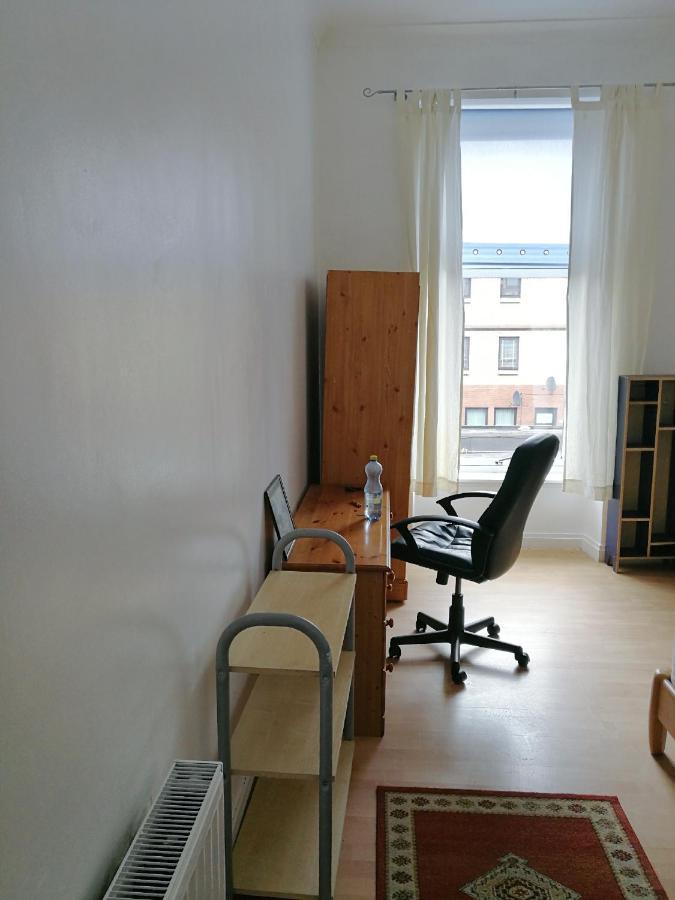 Budget Double Bedroom Near Glasgow City Centre And West End Exterior photo